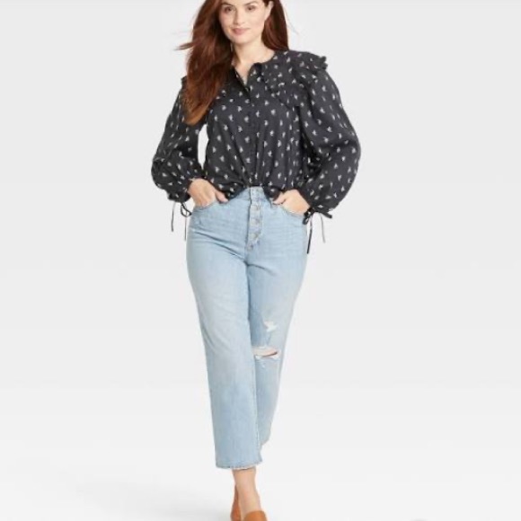 Universal Thread Embroidered Blouse - Picture 3 of 7